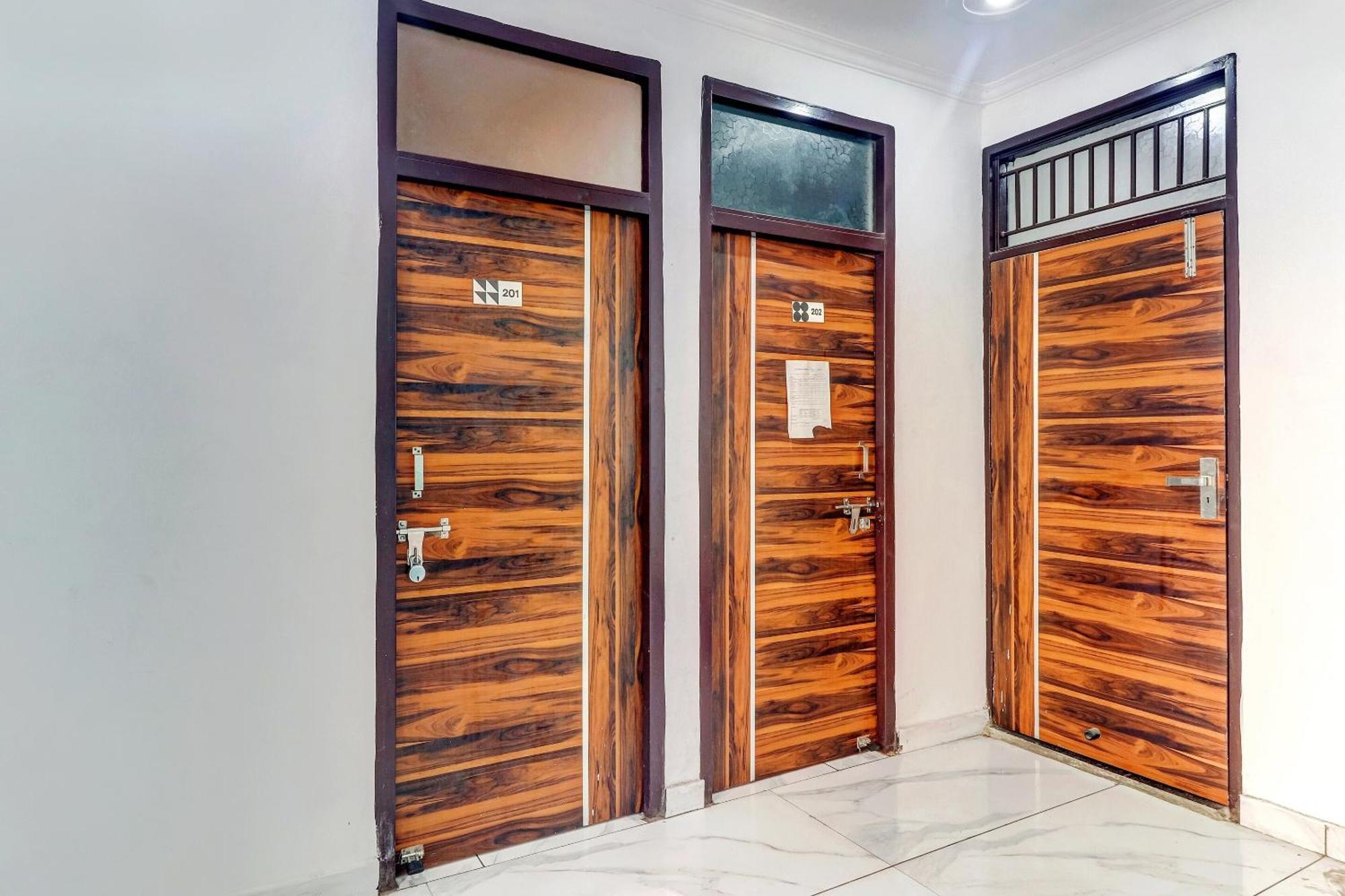 Hotel O Cozy Stay Delhi  Dış mekan fotoğraf